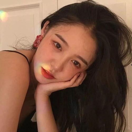 吃瓜女网红头像真人图片,揭秘网红吃瓜女真容，美貌与智慧并存！”