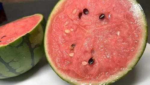 发黄的吃瓜网,网络舆论场中的“黄瓜”现象