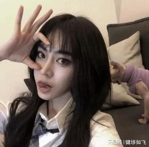 吃瓜网红头像图片女,揭秘网红吃瓜头像背后的魅力女生