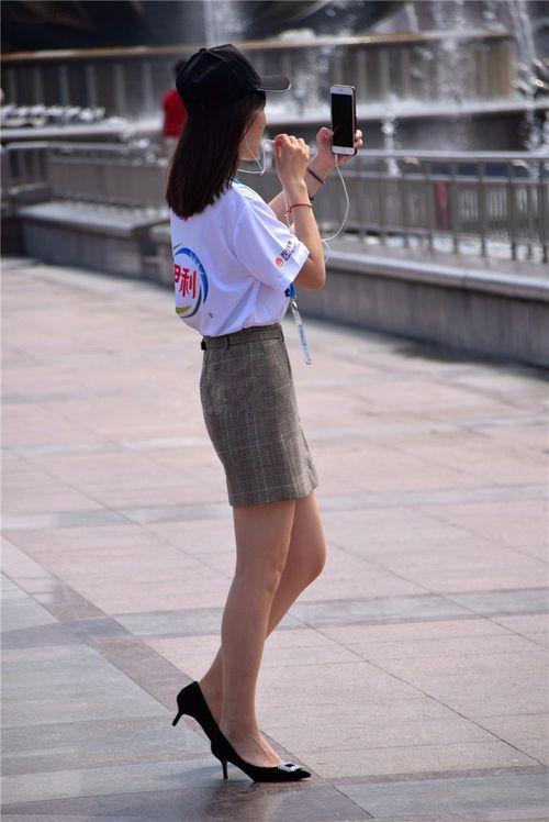 吃瓜街拍网红视频,揭秘吃瓜群众的娱乐盛宴