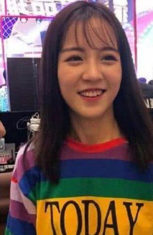 抖音网红杨咩咩ya吃瓜视频,揭秘娱乐圈幕后故事  第2张