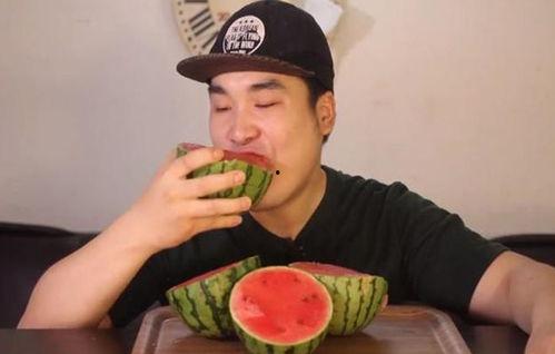 鄂明汗网红吃瓜  第3张
